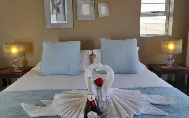 Waves Guest House & Twin Okes Self-Catering