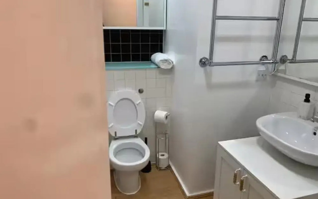 4 Guests - Free Parking - Easy Access to London