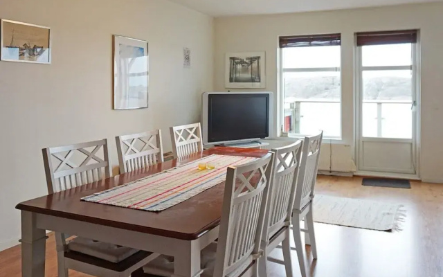 6 Person Holiday Home in Kungshamn