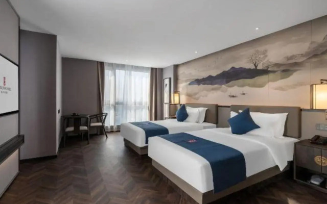 Rezen Dong Hotel