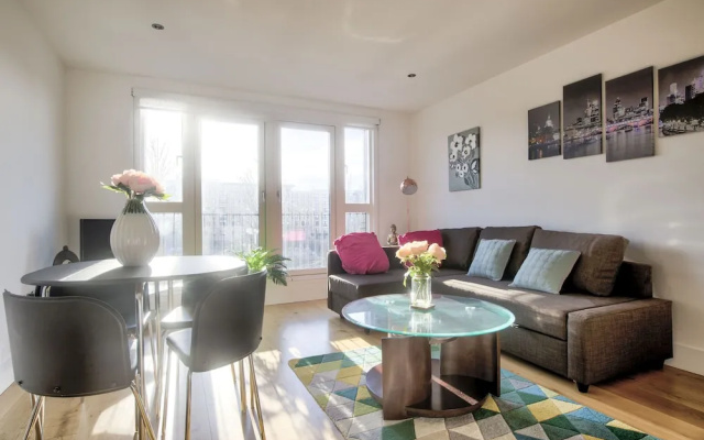 Fountain Bridge apartment