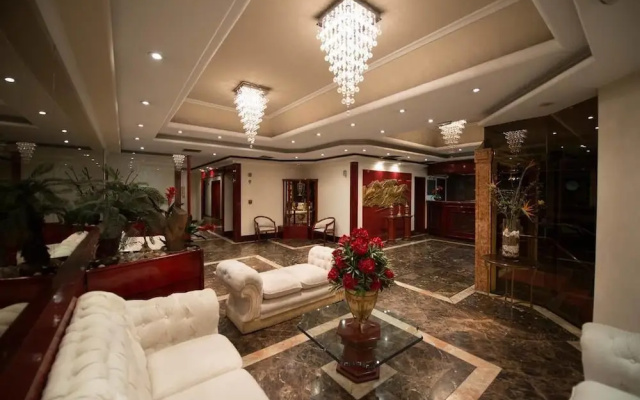Maxim Plaza Hotel