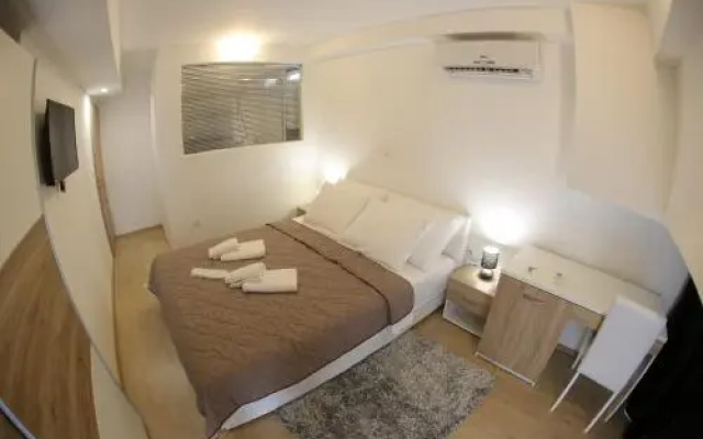 365 Rooms