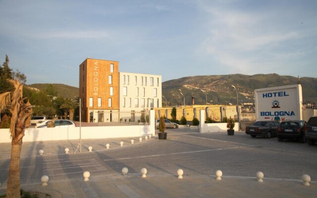 Hotel Bologna вид на фасад
