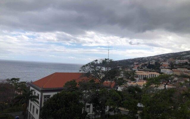 Отель With one Bedroom in Santa Cruz, With Wonderful sea View, Enclosed Garden and Wifi - 1 km From the Beach Португалия, Санта-Крус - отзывы, цены и фото номеров - забронировать отель With one Bedroom in Santa Cruz, With Wonderful sea View, Enclosed Garden and Wifi - 1 km From the Beach онлайн балкон