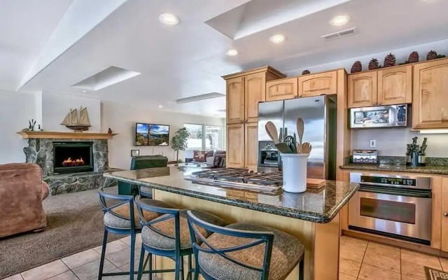 1759 Venice Drive 5 Bedroom Home by RedAwning