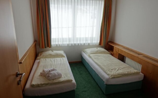 Отель Apparthotel Montana Австрия, Бад-Миттерндорф - отзывы, цены и фото номеров - забронировать отель Apparthotel Montana онлайн комната для гостей