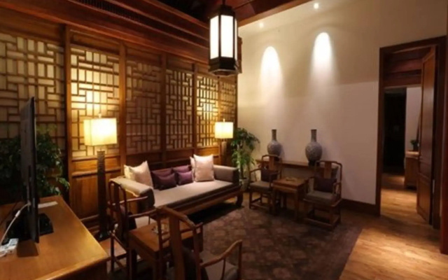 Qiwanglou Hotel