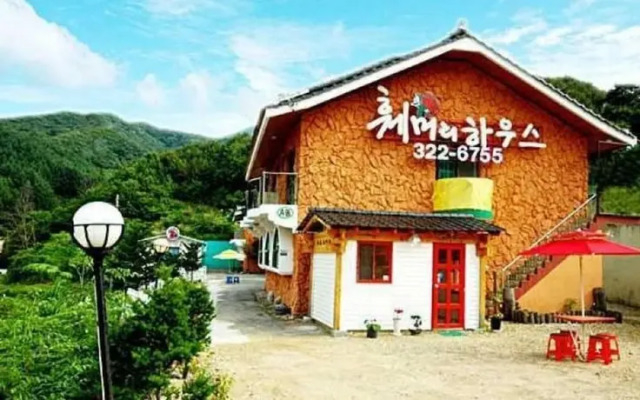 Muju Family House Pension