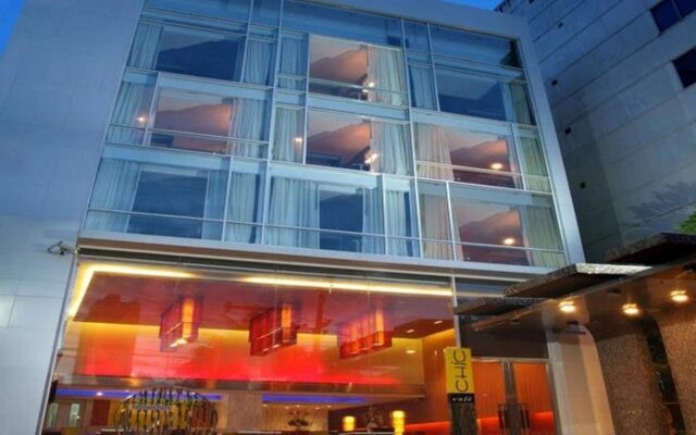 Отель CITICHIC Sukhumvit 13 Bangkok by Compass Hospitality вид на фасад
