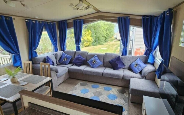 Broadland Sands - Holiday Accommodation 15327