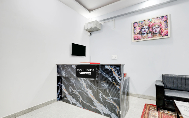 Super Townhouse Jhilmil Metro Station Formerly Legacy Residency