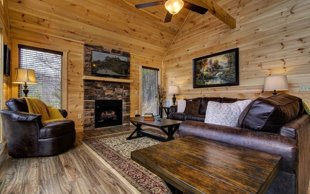 Critter Cove 2 Bedrooms 2 Bathrooms Home
