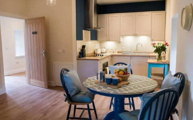Stunning Edinburgh 1820s Stables Converted Studio