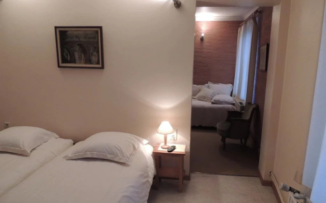 Hotel Beau Rivage and Restaurant Koulic