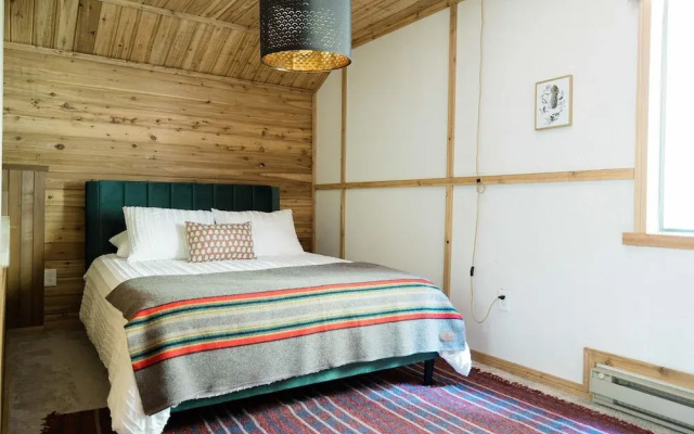 87sl - Starlink - Sauna - Pets OK - Sleeps 8