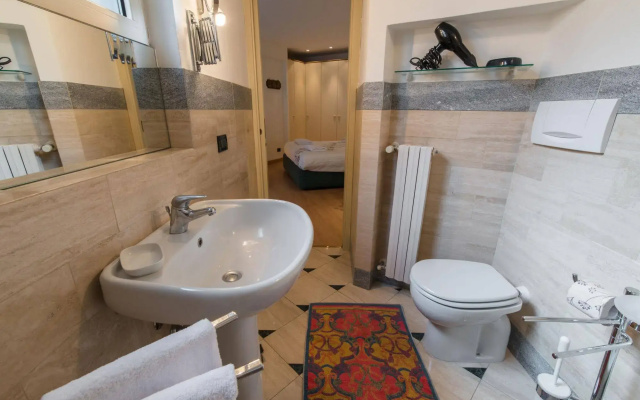 At Home Heart of Milan - Duomo Apartment