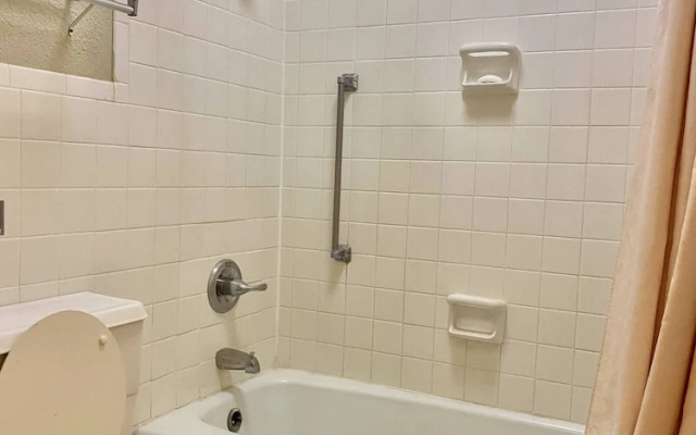Travelodge by Wyndham Forrest City