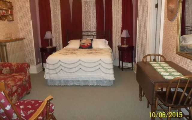 Stauer House B & B