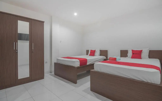 RedDoorz near Living Plaza Balikpapan