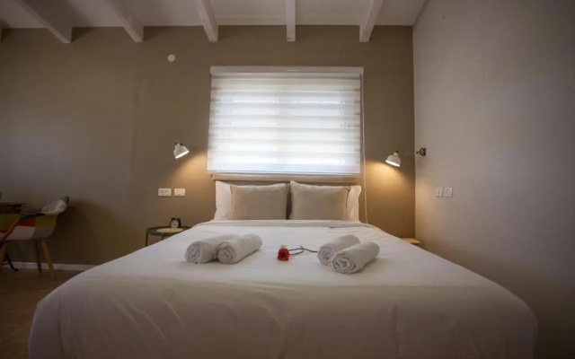 Tslil Suite