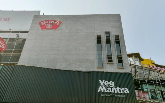 Oyo 23115 Hotel Saravana