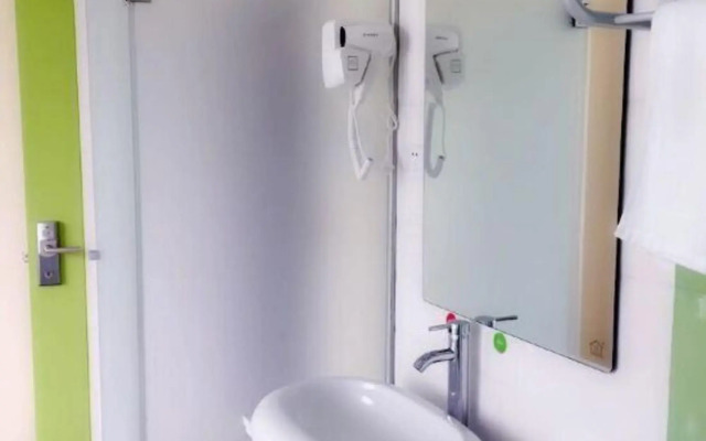 Heng 8 Chain Hotel Shengzhou Sihai Road