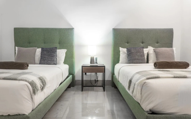 Oceana Luxury by Homing Bird