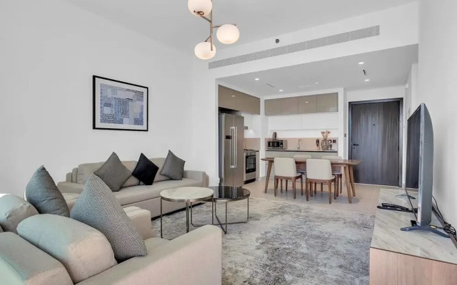 Marina Harbour View 2BR & Beach Access