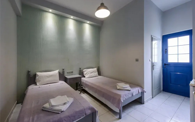 Beachfront Homely Nest - Breakfast Included