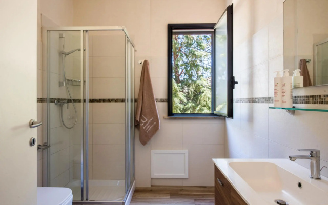 L Ulivo Blu - One-bedroom With Sea View by Wonderful Italy