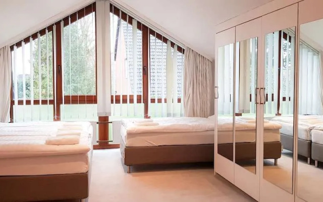 Tolstov-Hotels Beautiful Villa with Big Garden