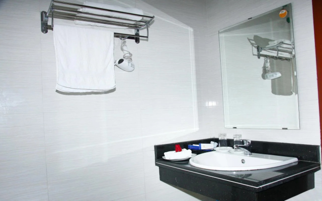 Golden Thai Binh Hotel