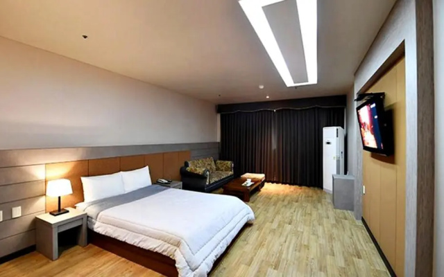 Cosmos Hotel