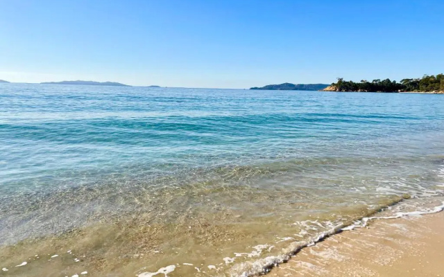 Appartement les pieds dans l'eau à Cavalière (Lavandou 83)