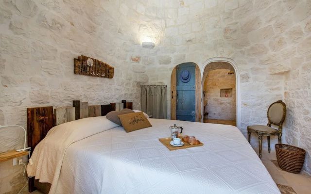 Tenuta Diciassetteconi Trulli With Pool