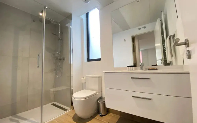 w Bright 2BR w Sunny Terrace in Chueca