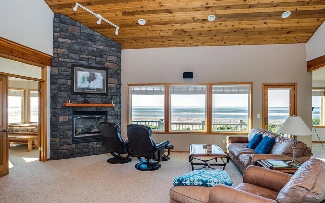 Surfside Getaway 3 Bedroom Home