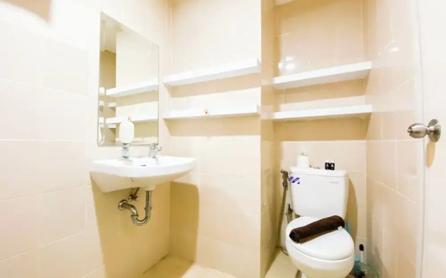 Homey Apartment With 1Br At Parahyangan Residence