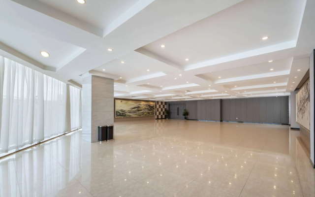 Ramada Linyi North