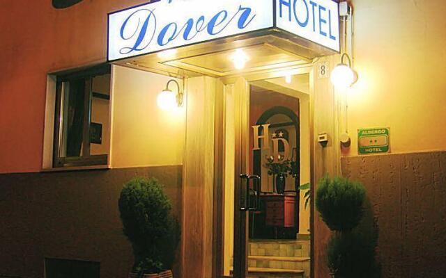 Hotel Dover вид на фасад