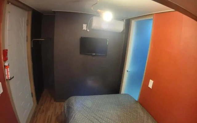 Olive Hostel W