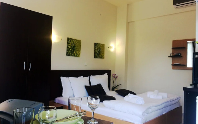Posto studio 2 chania crete 100 m from the beach