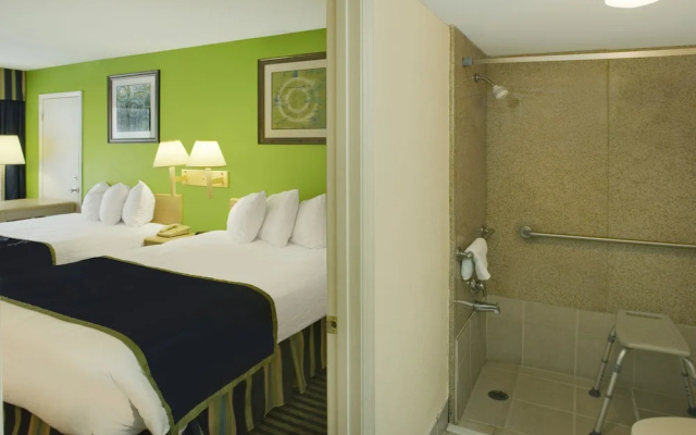Days Inn Richmond Hill/Savannah