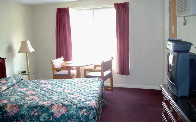 Castlewood Inn