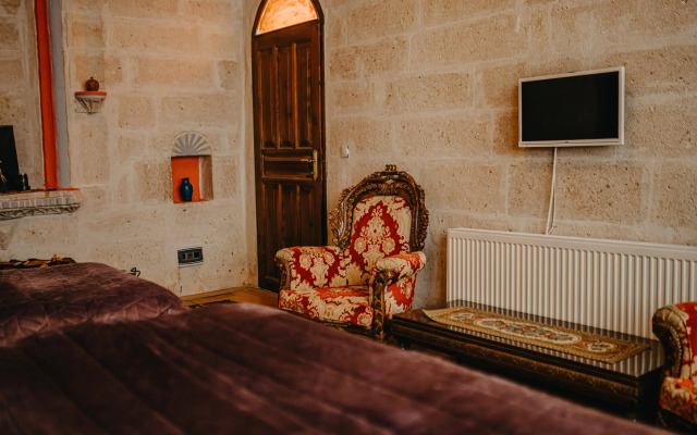 Helios Cave Hotel