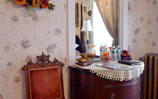 Seasons on Main Bed and Breakfast