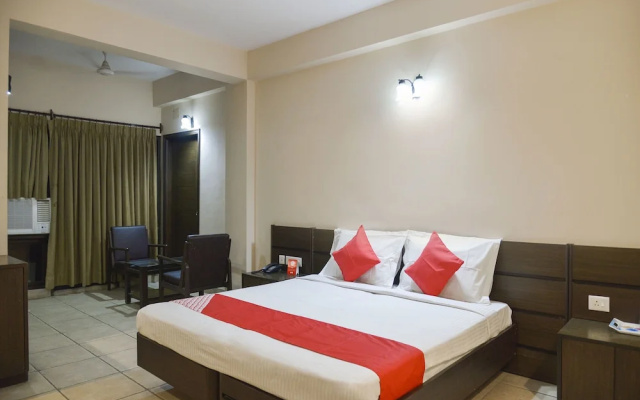 OYO 15149 Hotel Ajoy Minar