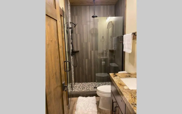 Yellowstone Crossing Lodge