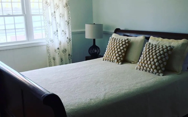 The Cove Inn